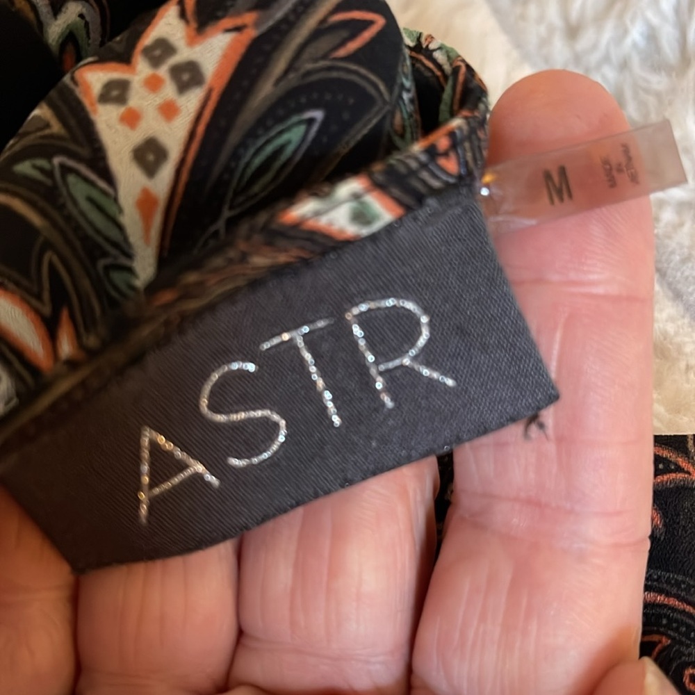 ASTR Paisley Print Crop Top - Size Medium​ - Picture 8 of 8